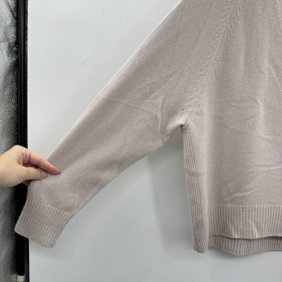 Vince 100% Cashmere V-Neck Sweater Sz L Taupe Tan Quiet Luxury Old Money Office - Picture 3 of 12